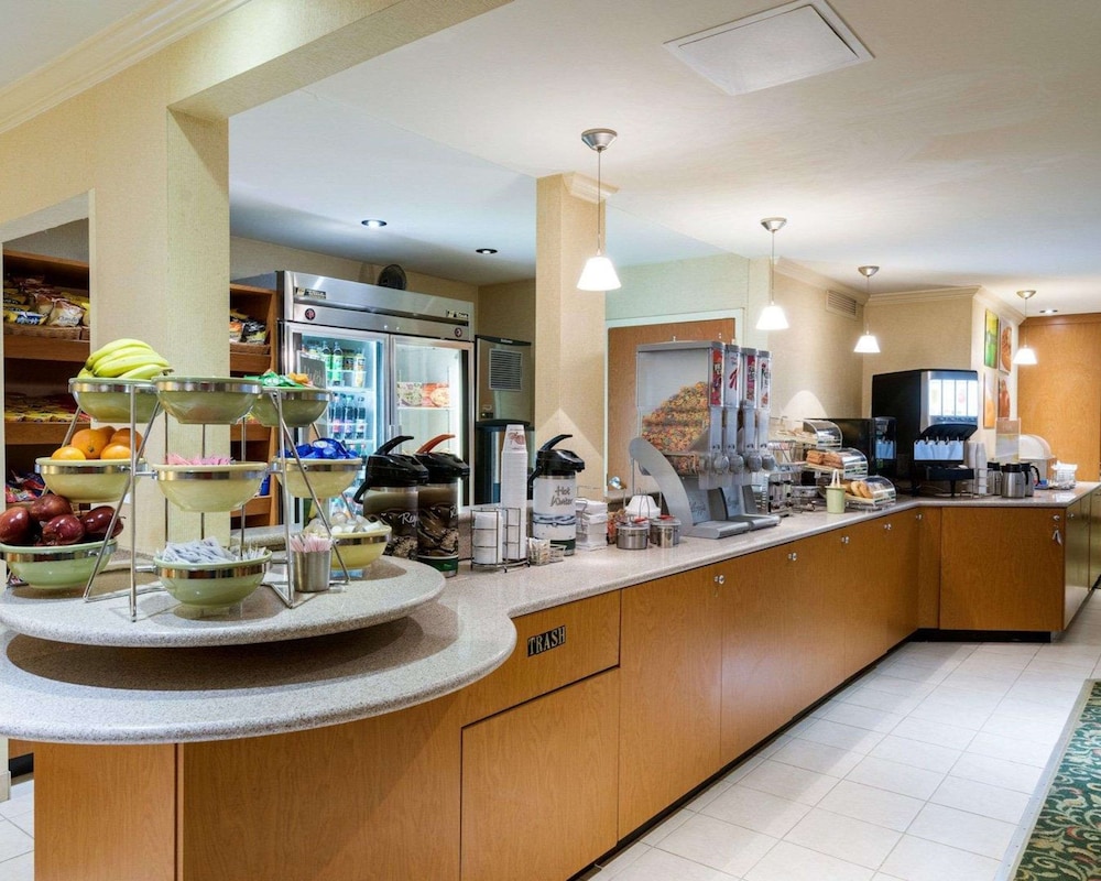 Quality Inn Newark 30/36