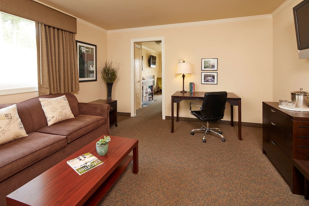 Best Western Wesley Inn & Suites 24/43