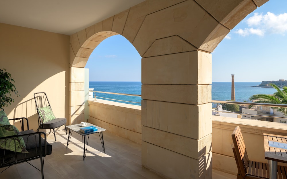 Macaris Suites And Spa 21/66