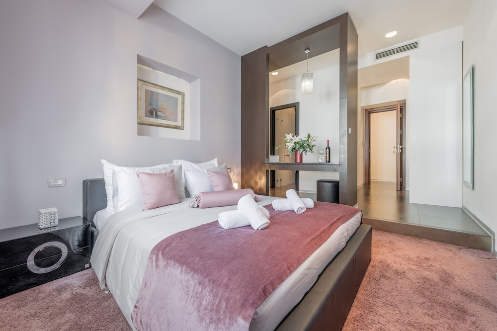 Starlight luxury rooms 13/50