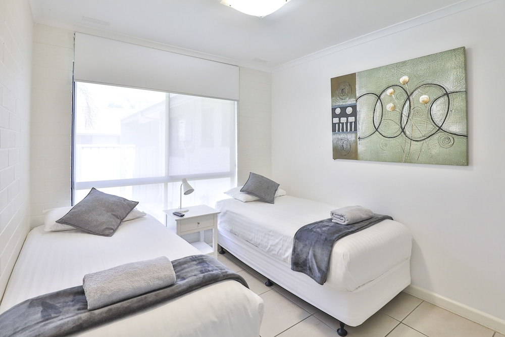 2 BEDROOMS, APARTMENT