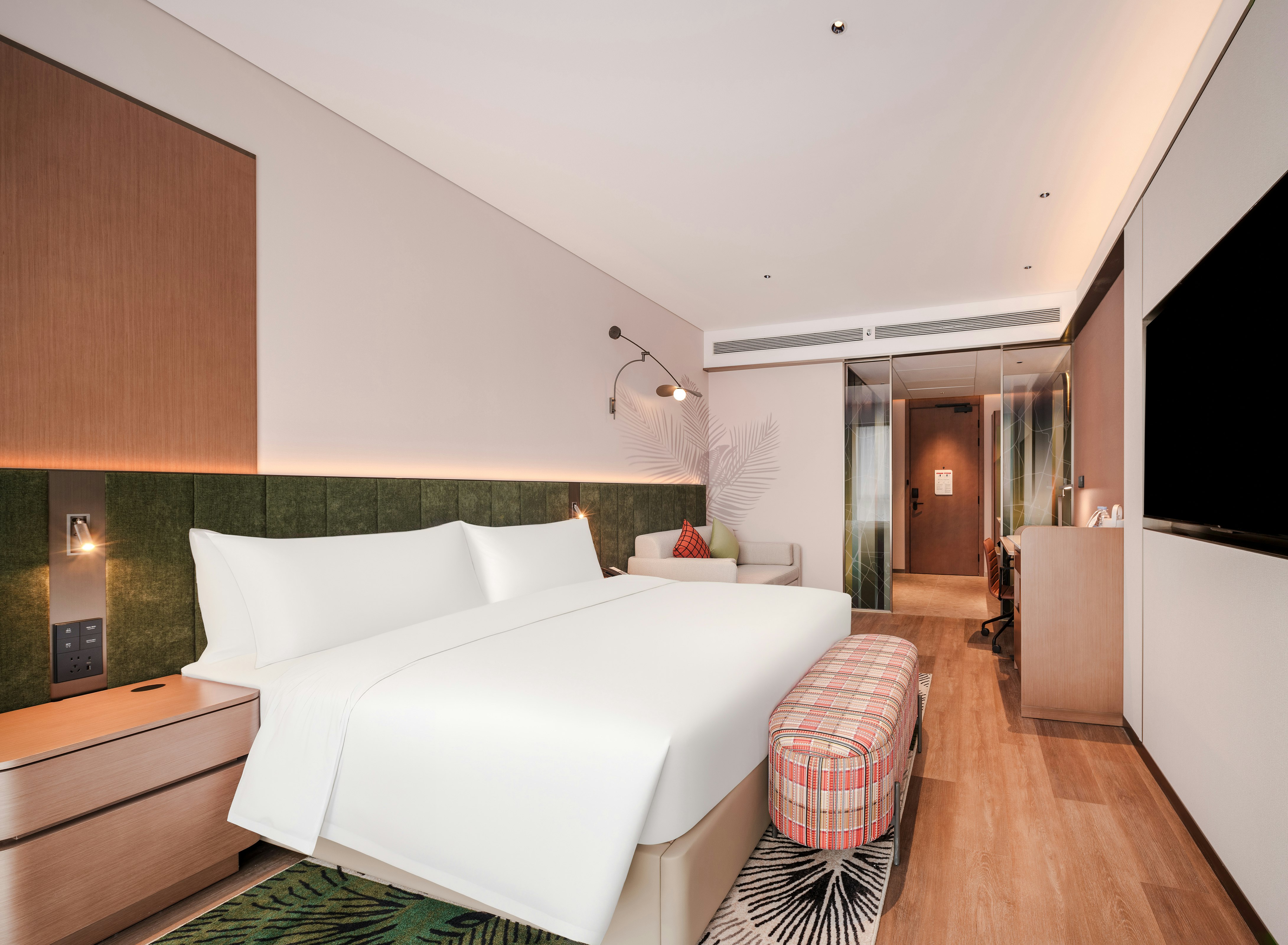 ROOM, KING BED, SOFA