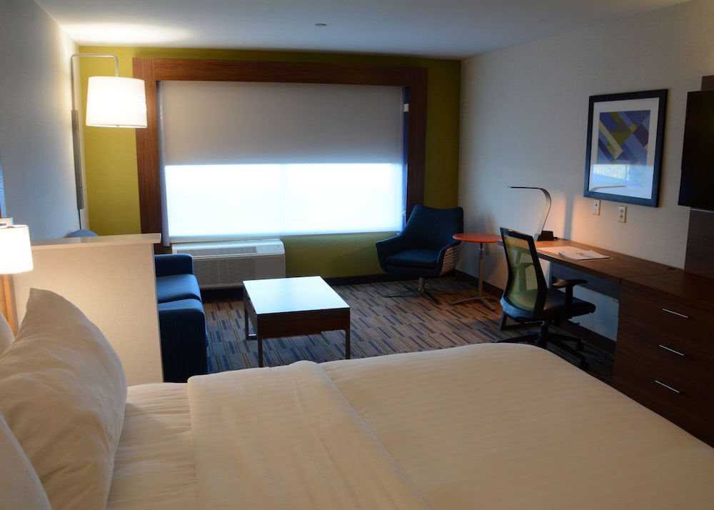 Holiday Inn Express Suites Pittsburgh Monroeville 34/49