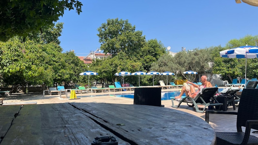 Tugay Hotel 59/67