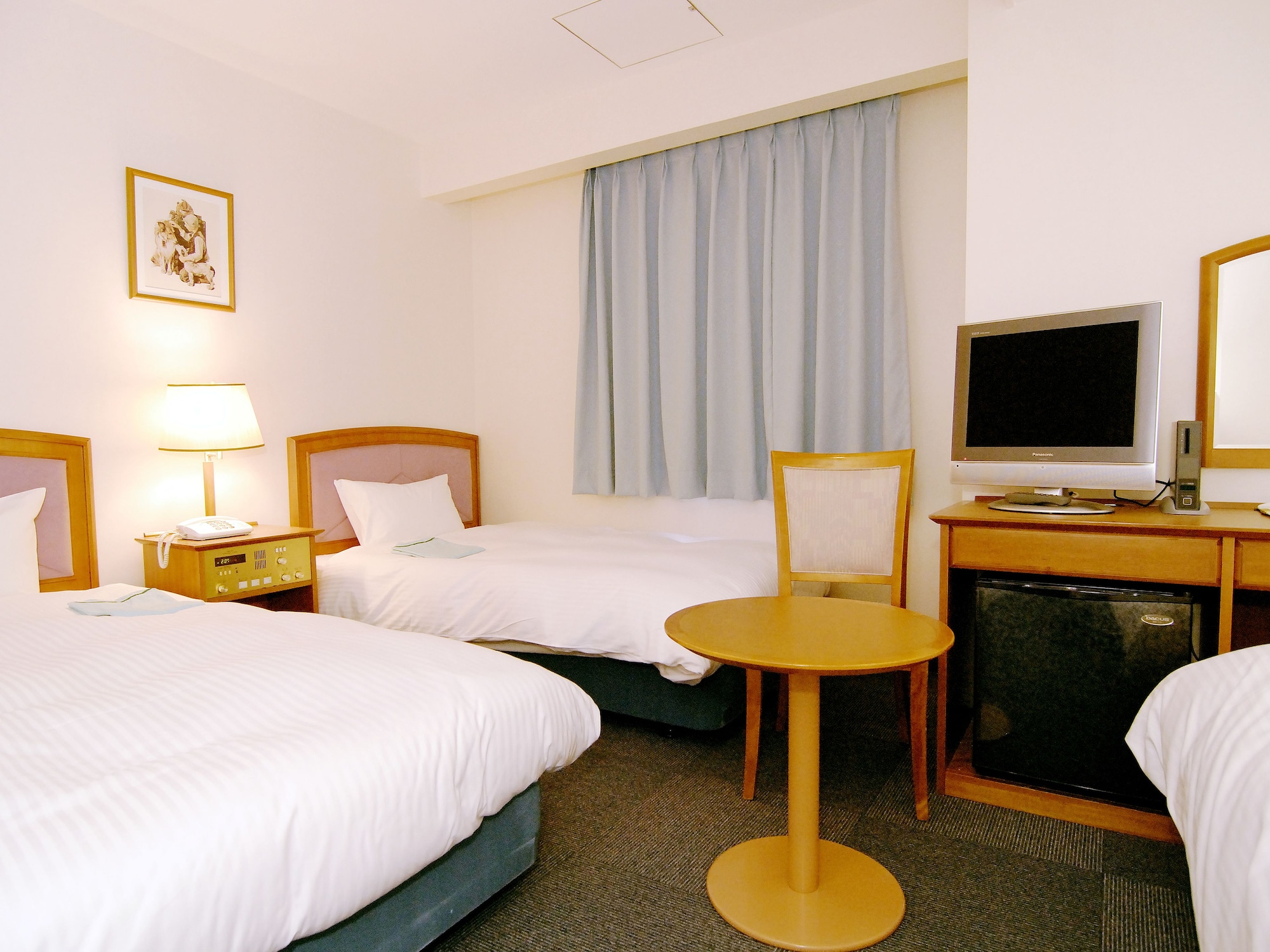 ROOM, TRIPLE