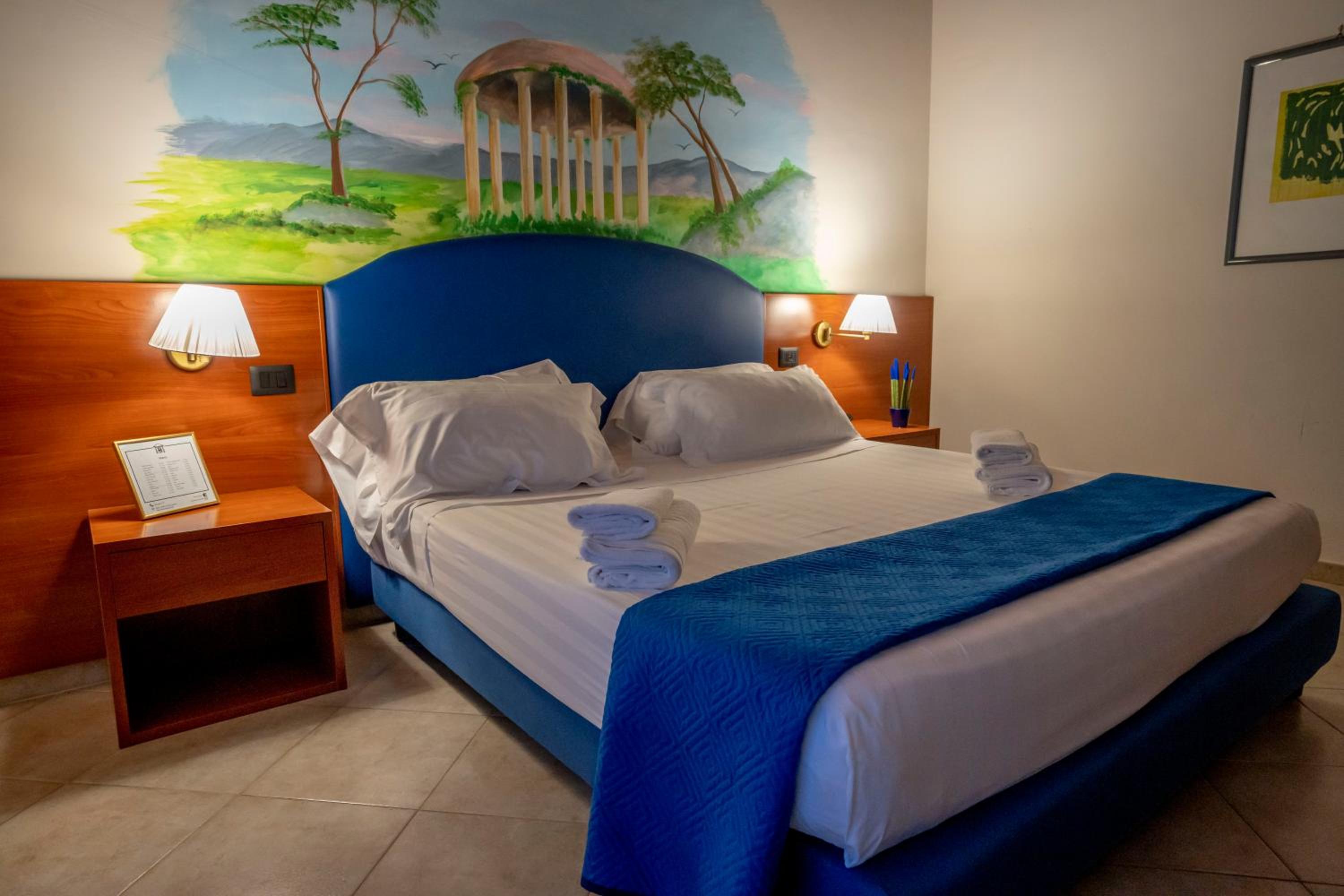 Room, Single, Double Bed