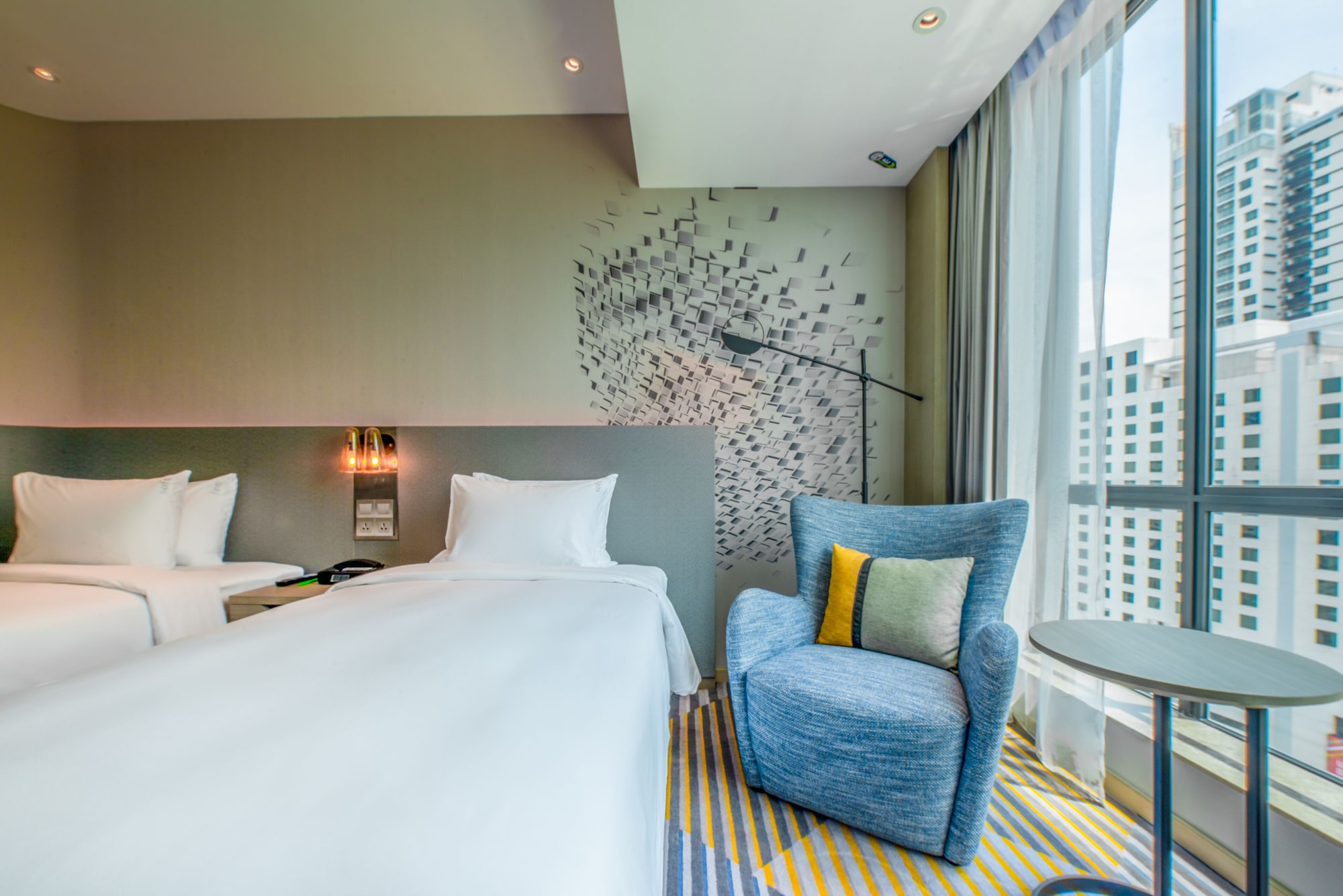 STANDARD, TWIN BEDS, CITY VIEW
