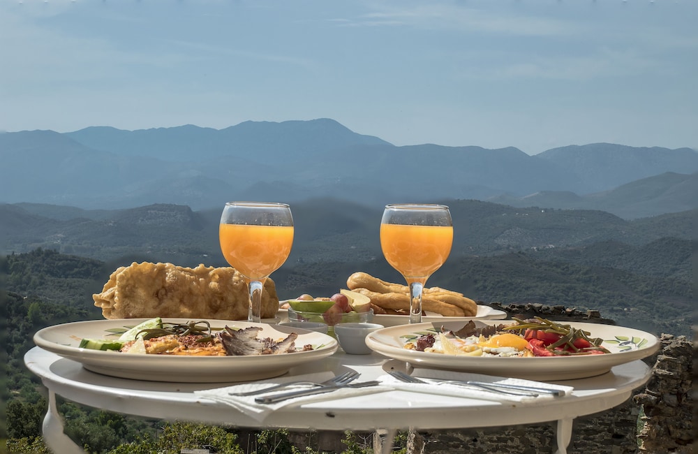 Pyrgos Petropoulaki 17/50