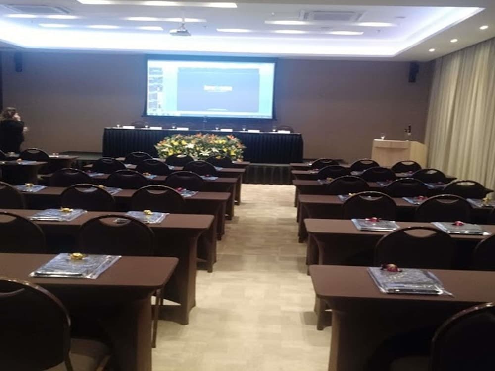 Ibis Styles Brasilia Aeroporto Hotel (ex Base Concept Hotel) 59/69