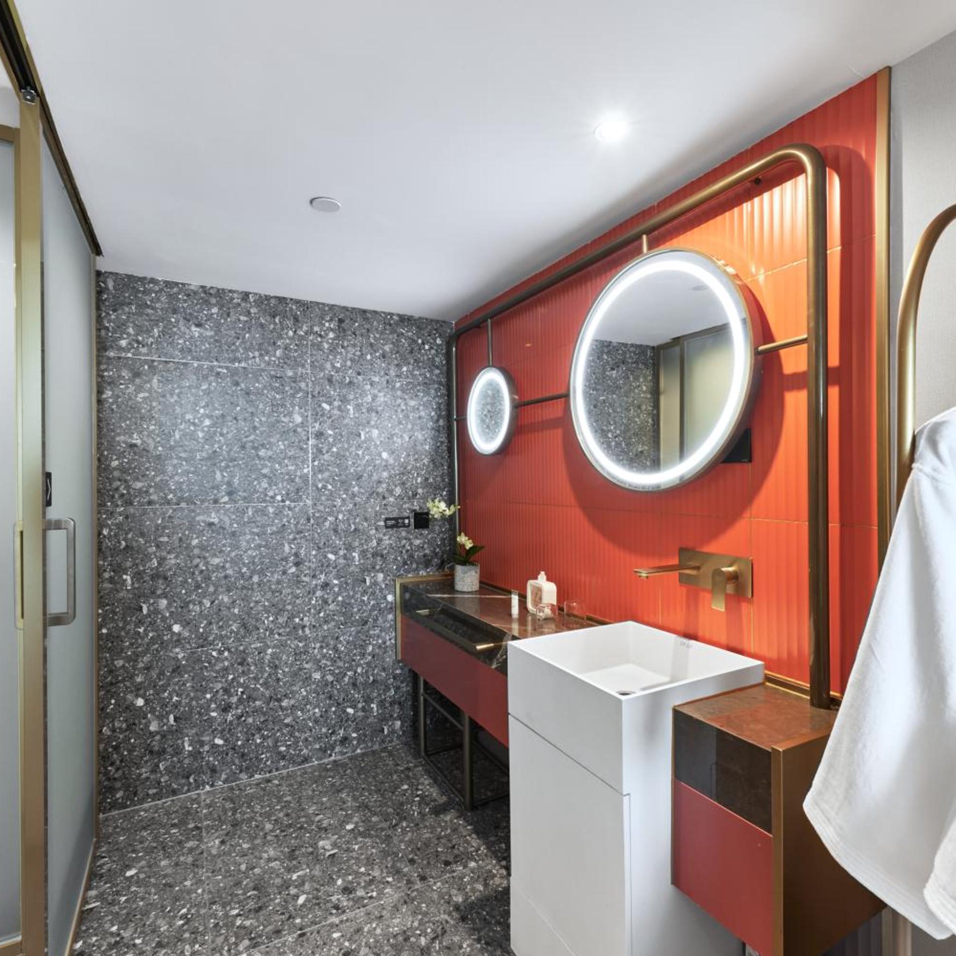 M Hotel (Beijing Tiananmen Square Qianmen Metro Station) 47/48