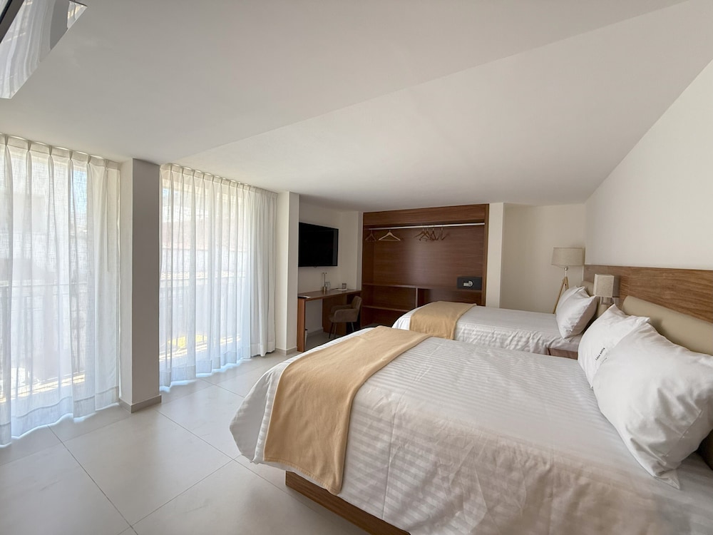 ROOM, 2 DOUBLE BEDS