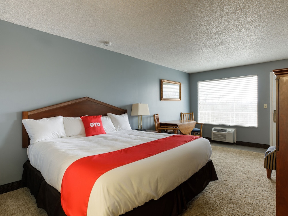 Hotel Branson MO 165 10/33