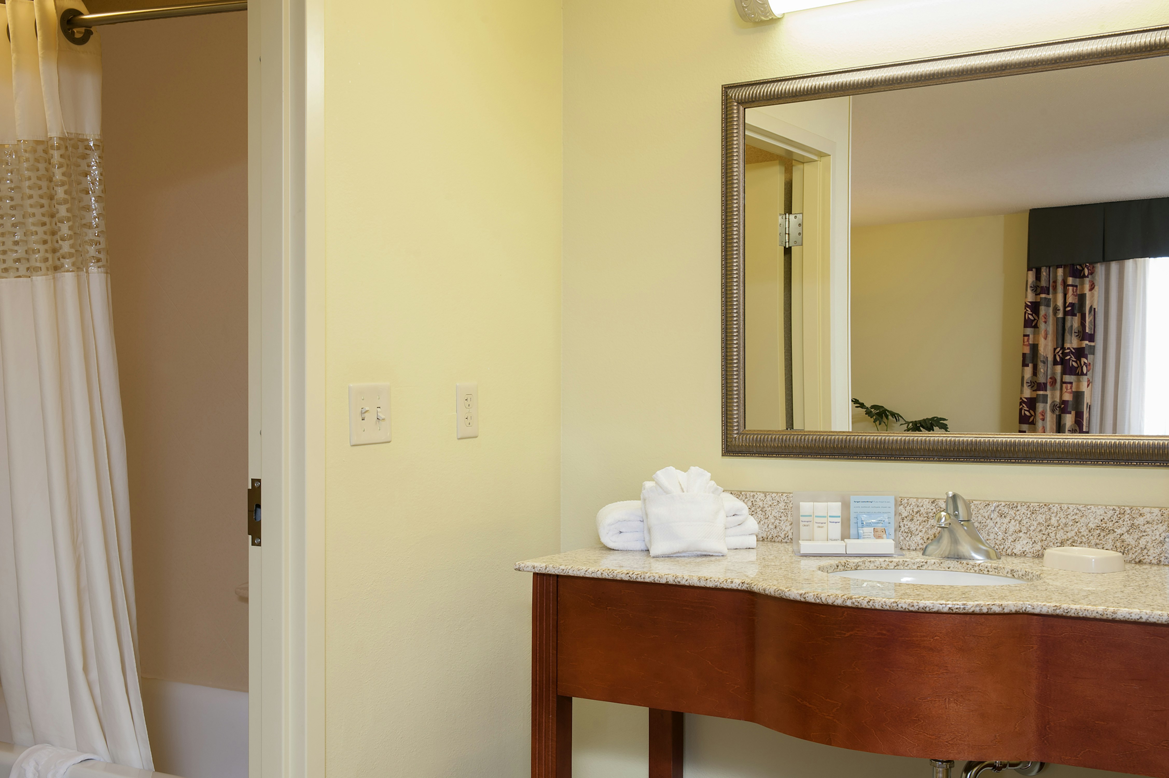 Hampton Inn Macomb 60/63