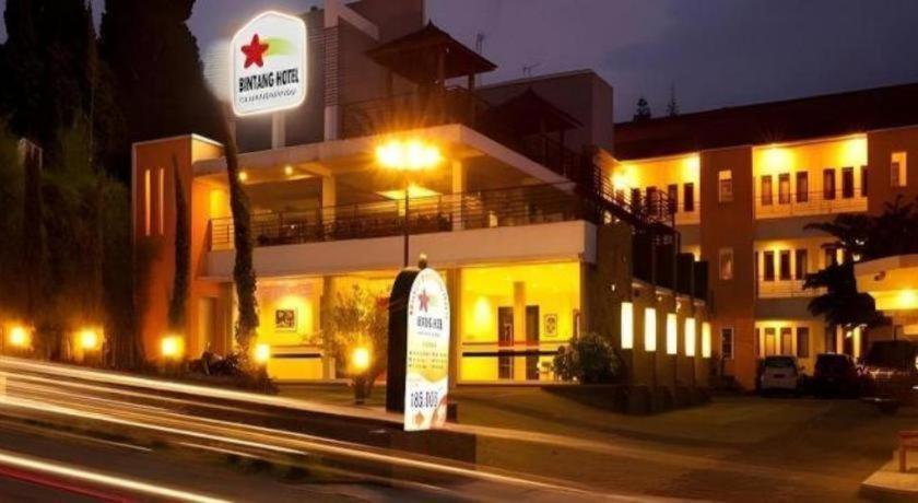 Hotel Bintang Tawangmangu 1/17