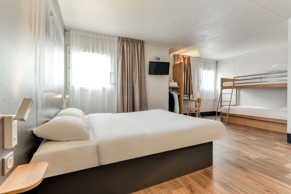 Room, Quadruple, Double and Twin Beds