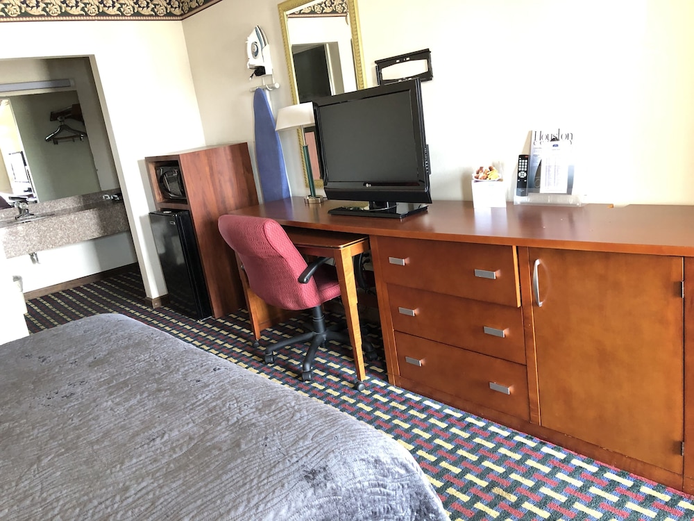 Howard Johnson By Wyndham Perry GA 6/22