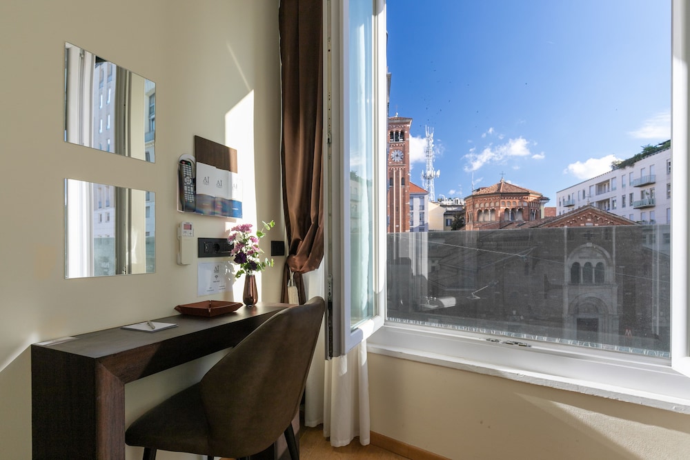Aiello Rooms - San Babila 8/61