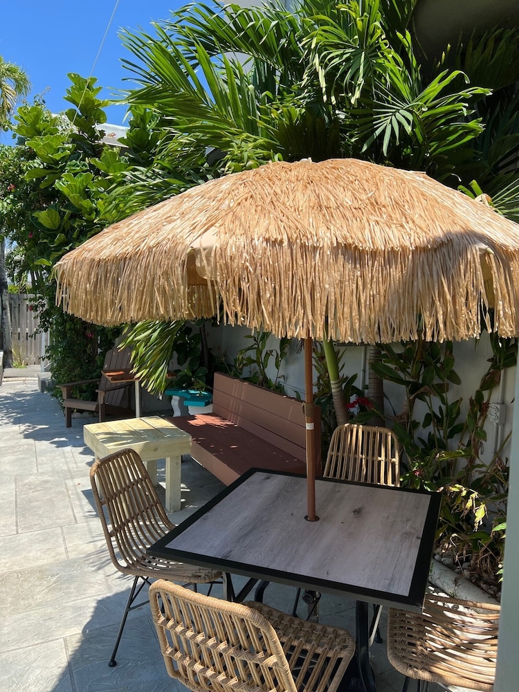 Tiana Beach Inn 34/48