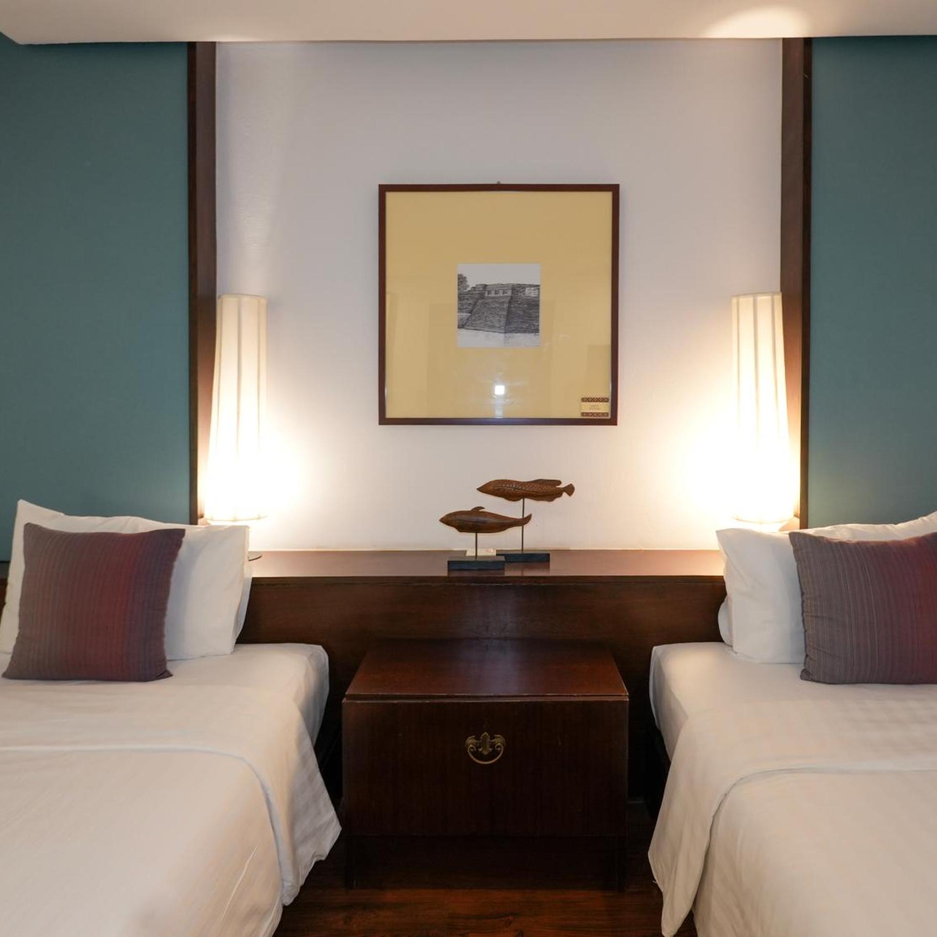 Deluxe, Twin Beds, No Window