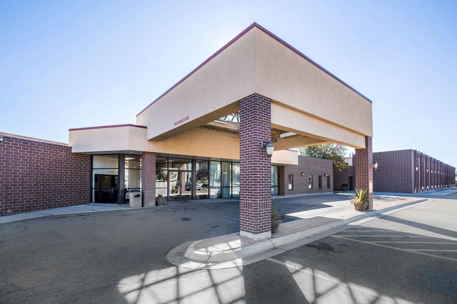 Studio6 Suites Butte, MT I-90 I-15 22/42