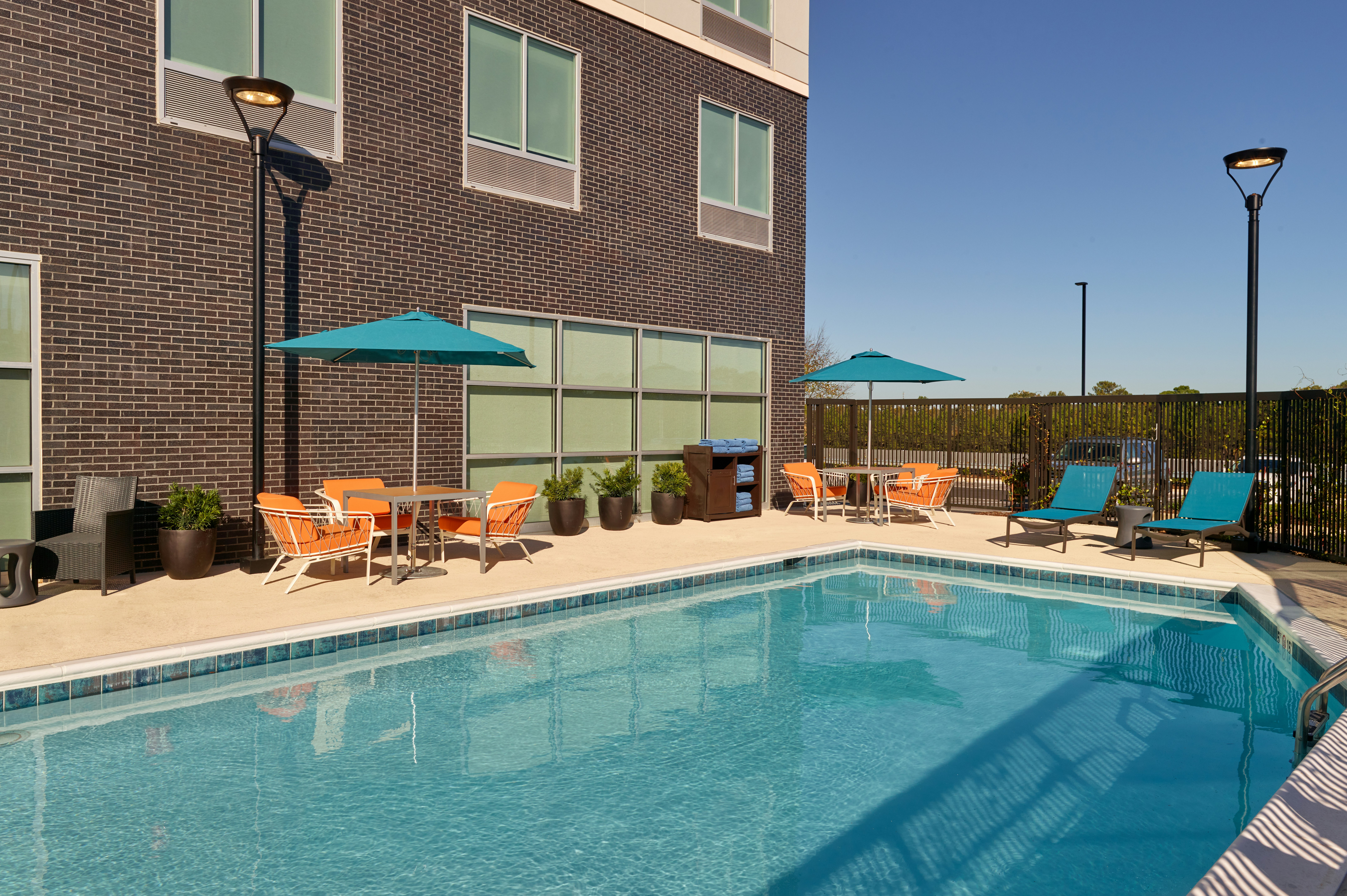 Hampton Inn & Suites Fultondale Birmingham I 65, AL 7/9