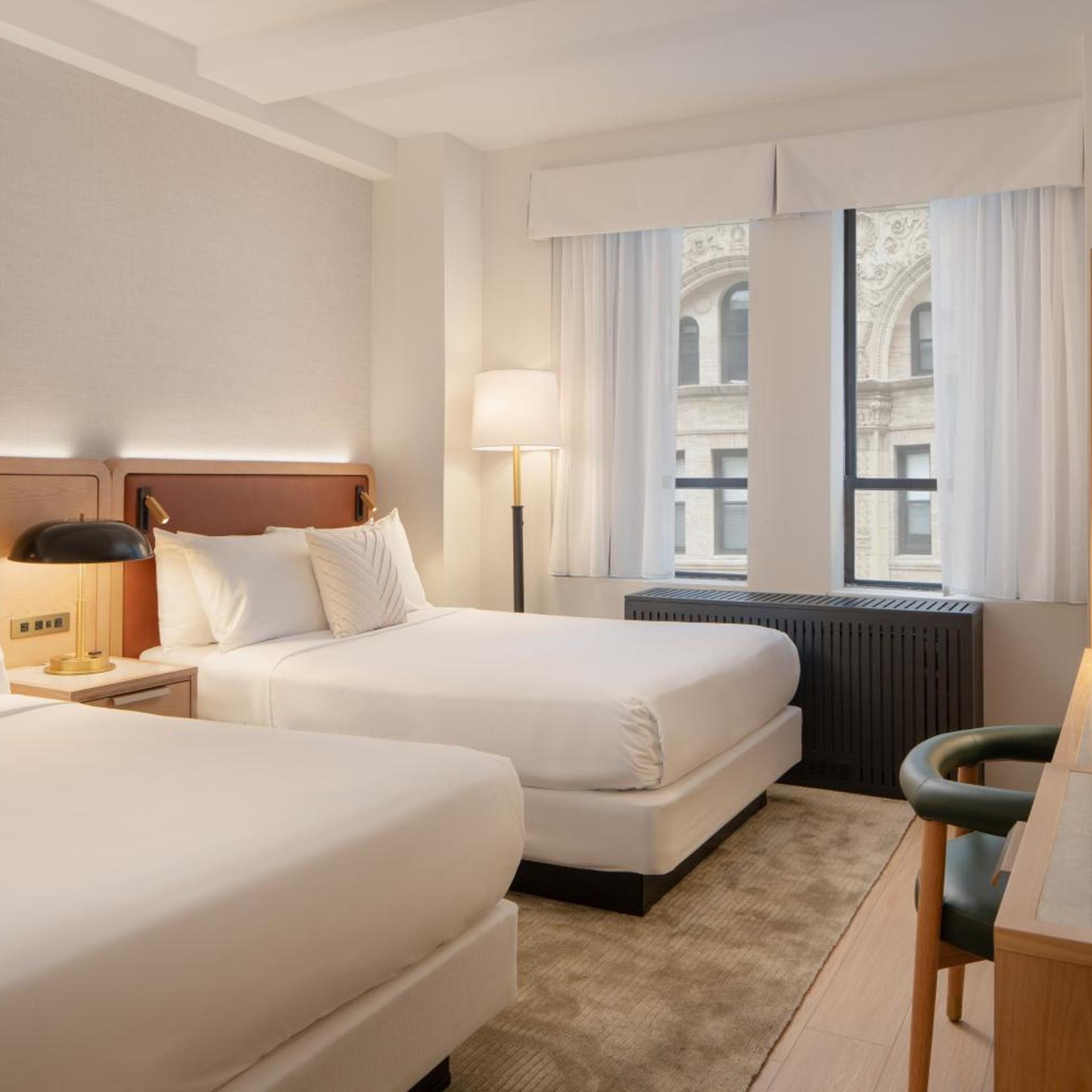 DELUXE, 2 DOUBLE BEDS