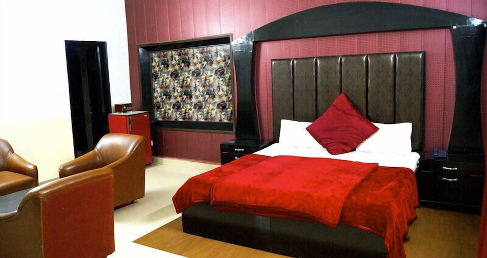 Hotel Shiraz Continental 7/10