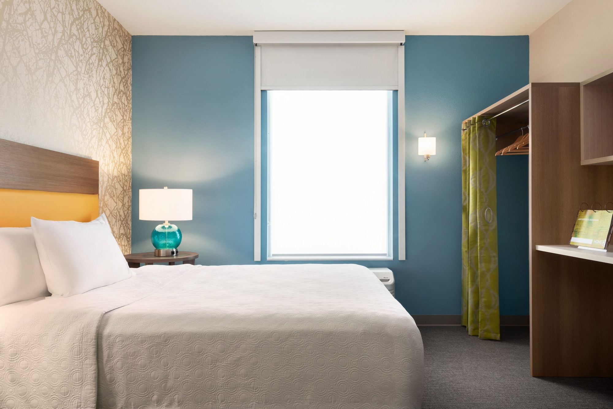 STUDIO, KING BED, ACCESSIBLE