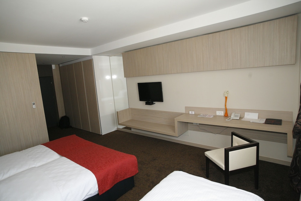 CITY HOTEL MOSTAR 30/69