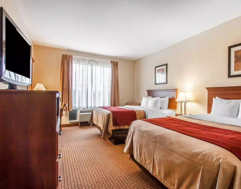 Comfort Inn & Suites Atoka-Millington 6/35