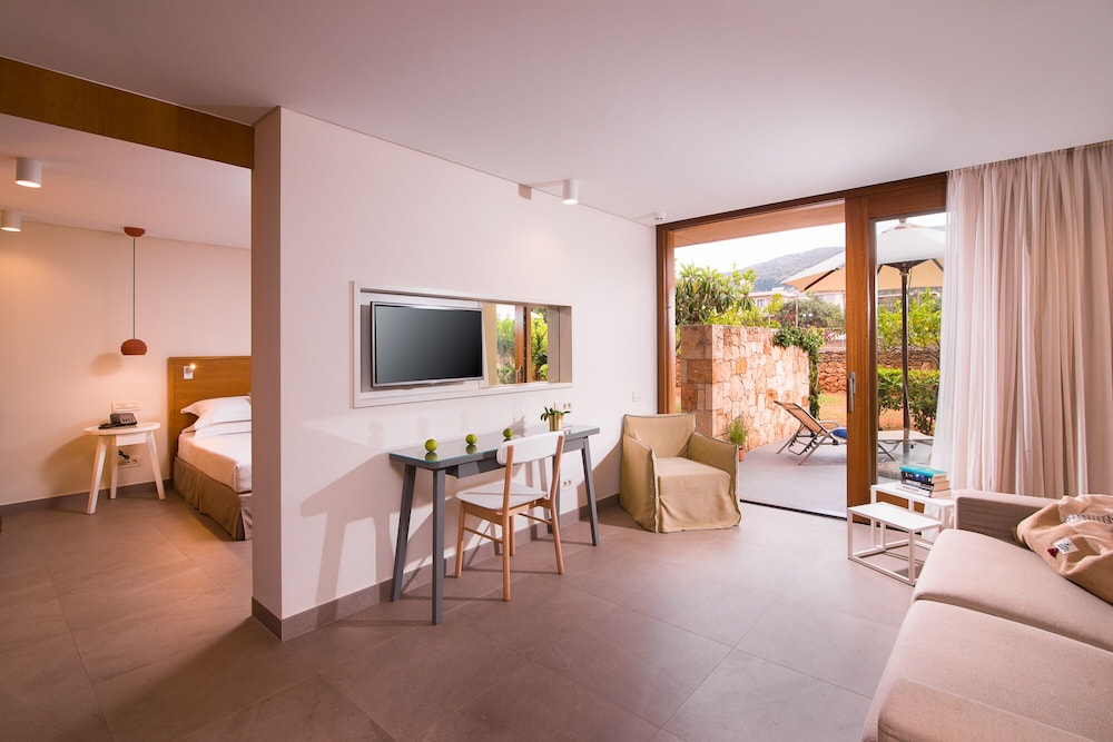 Kernos Beach Hotel and Bungalows 20/50