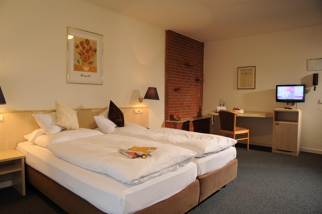 AIR HOTEL WARTBURG 11/36
