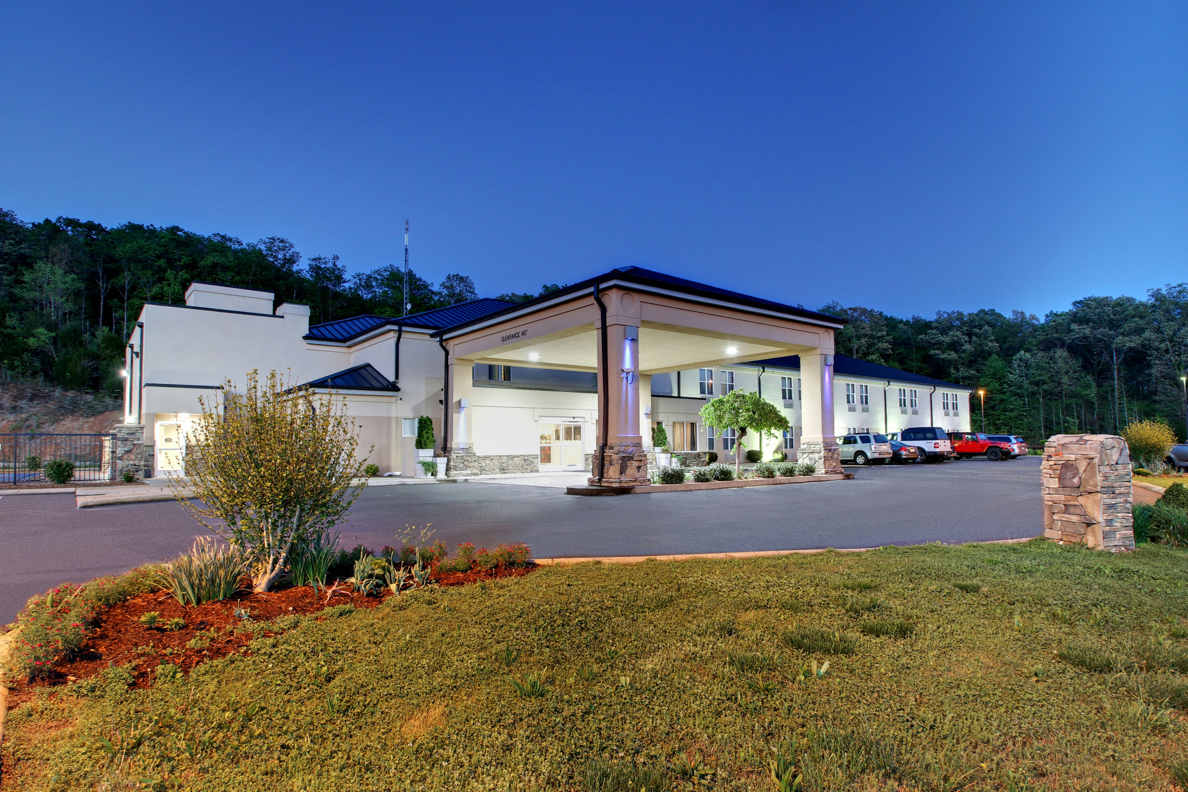 Holiday Inn Express Hurricane Mills Waverly 6/62