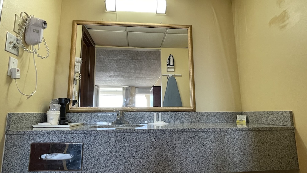Days Inn by Wyndham Salina South 14/60