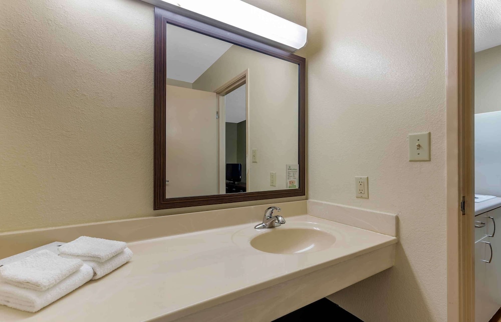 Extended Stay America - Greensboro-Wendover Ave-Big Tree Way 49/54