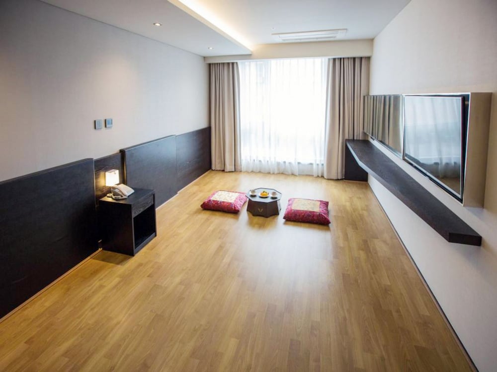 Gloucester Hotel Jeju 42/57