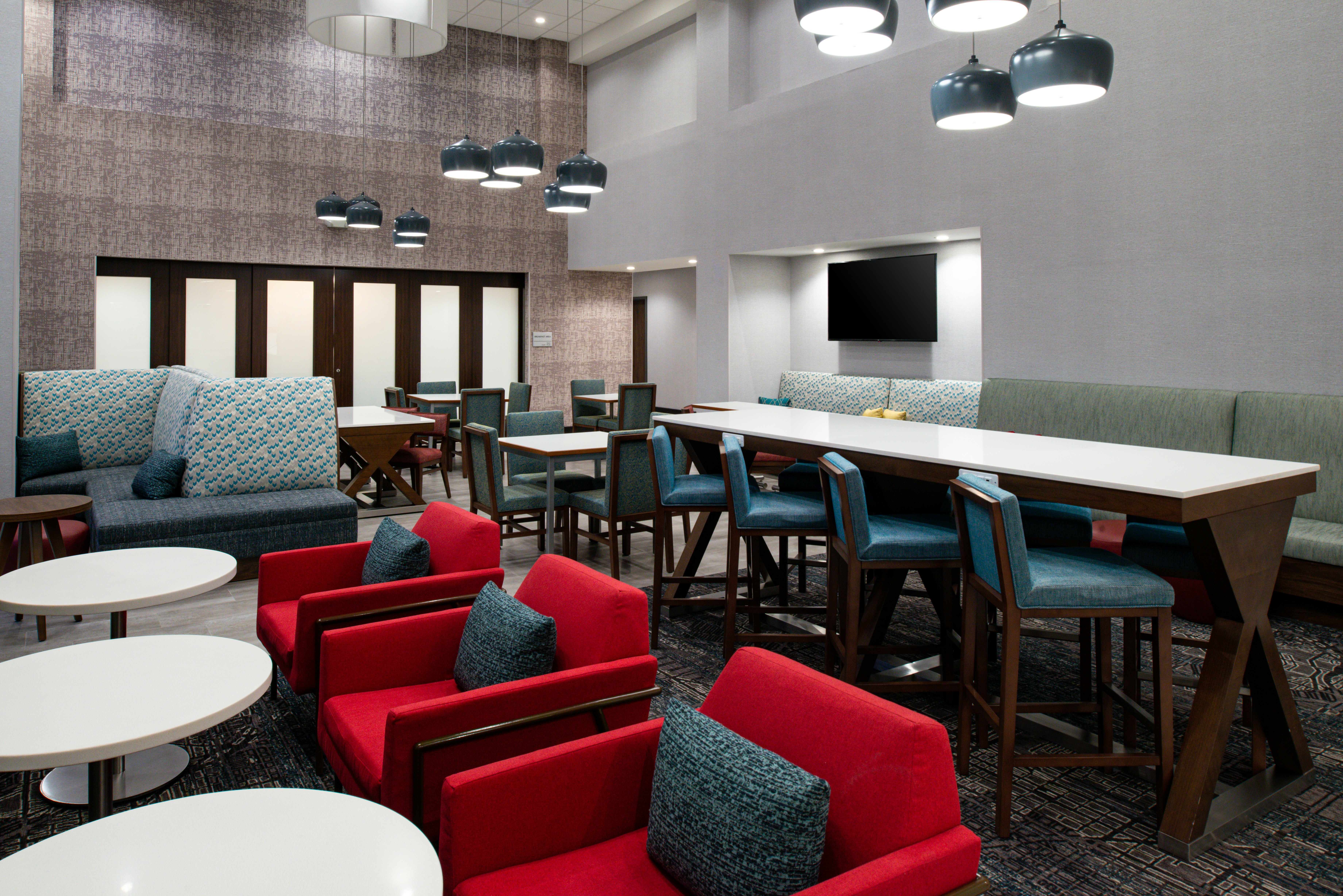 Hampton Inn Suites Adrian Mi 50/52