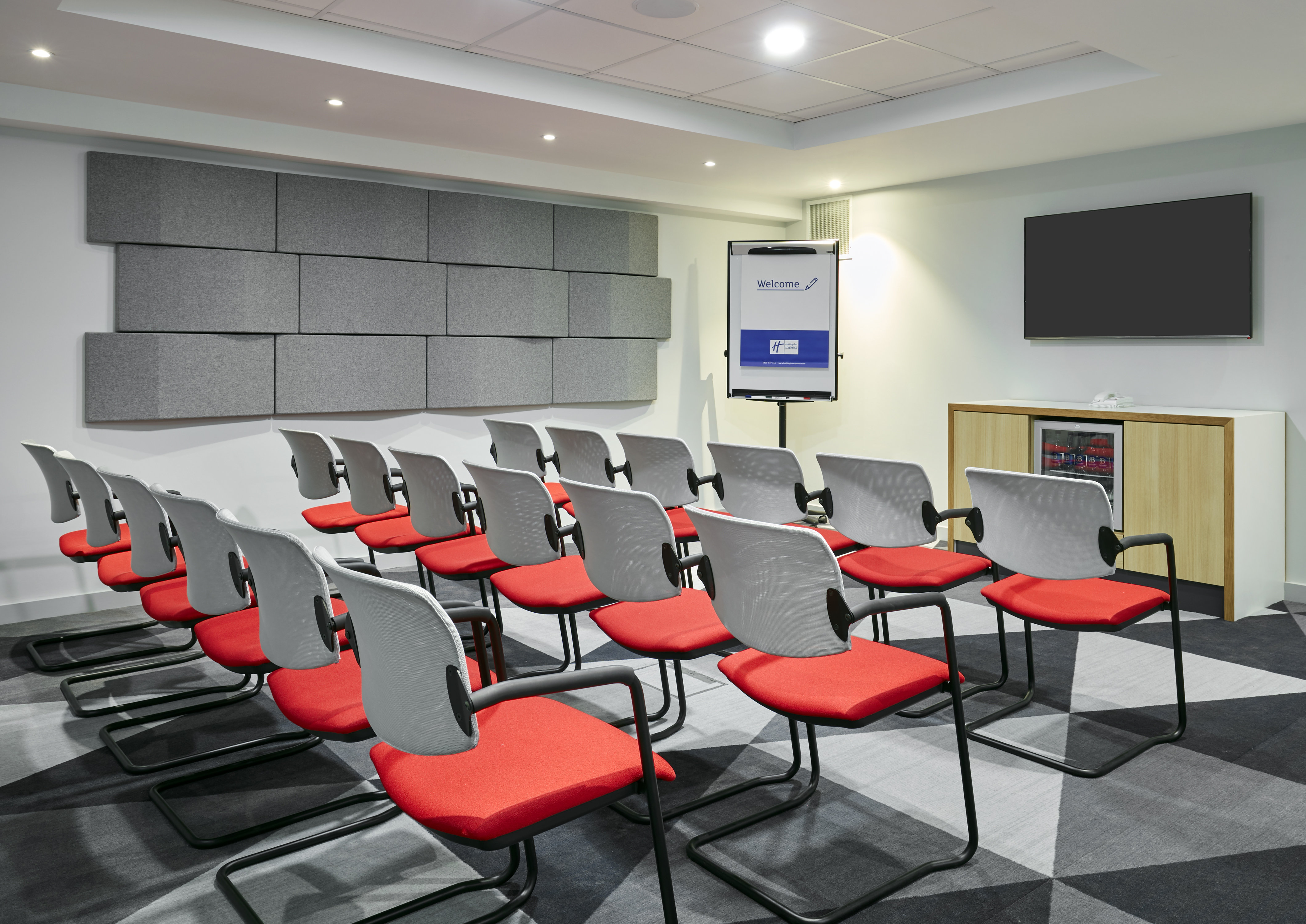 HOLIDAY INN EXPRESS DUBLIN CITY CENTRE 62/71