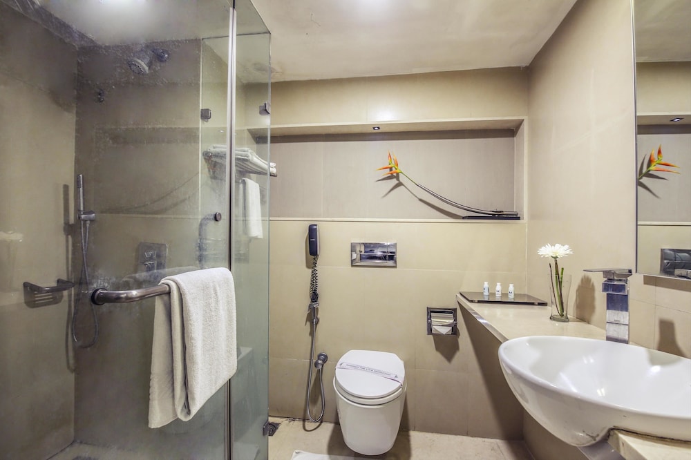 Ebony Boutique Hotel 50/50