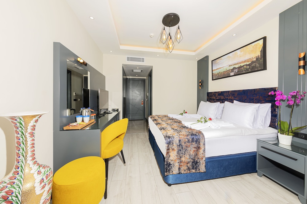 The Magnaura Palace Hotel 25/87