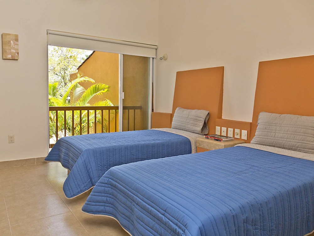 Hotel Ixzi Plus 16/63