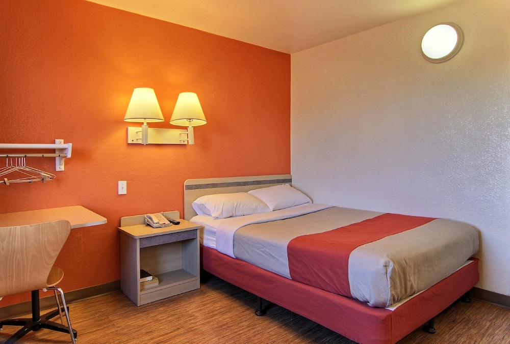 Motel6 Bismarck, ND 30/54