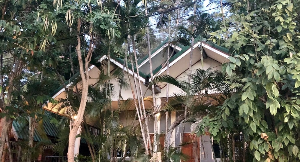 Baan Ing Khao Resort 4/50