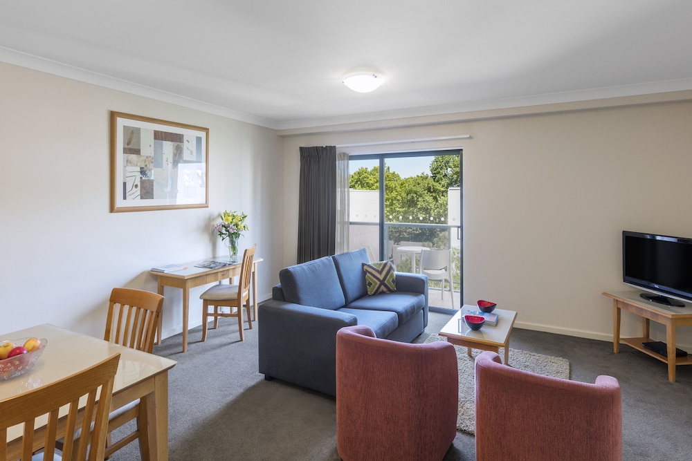 Nesuto Mounts Bay Apartment Hotel 27/42
