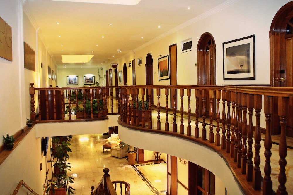 Sovereign Hotel 5/50