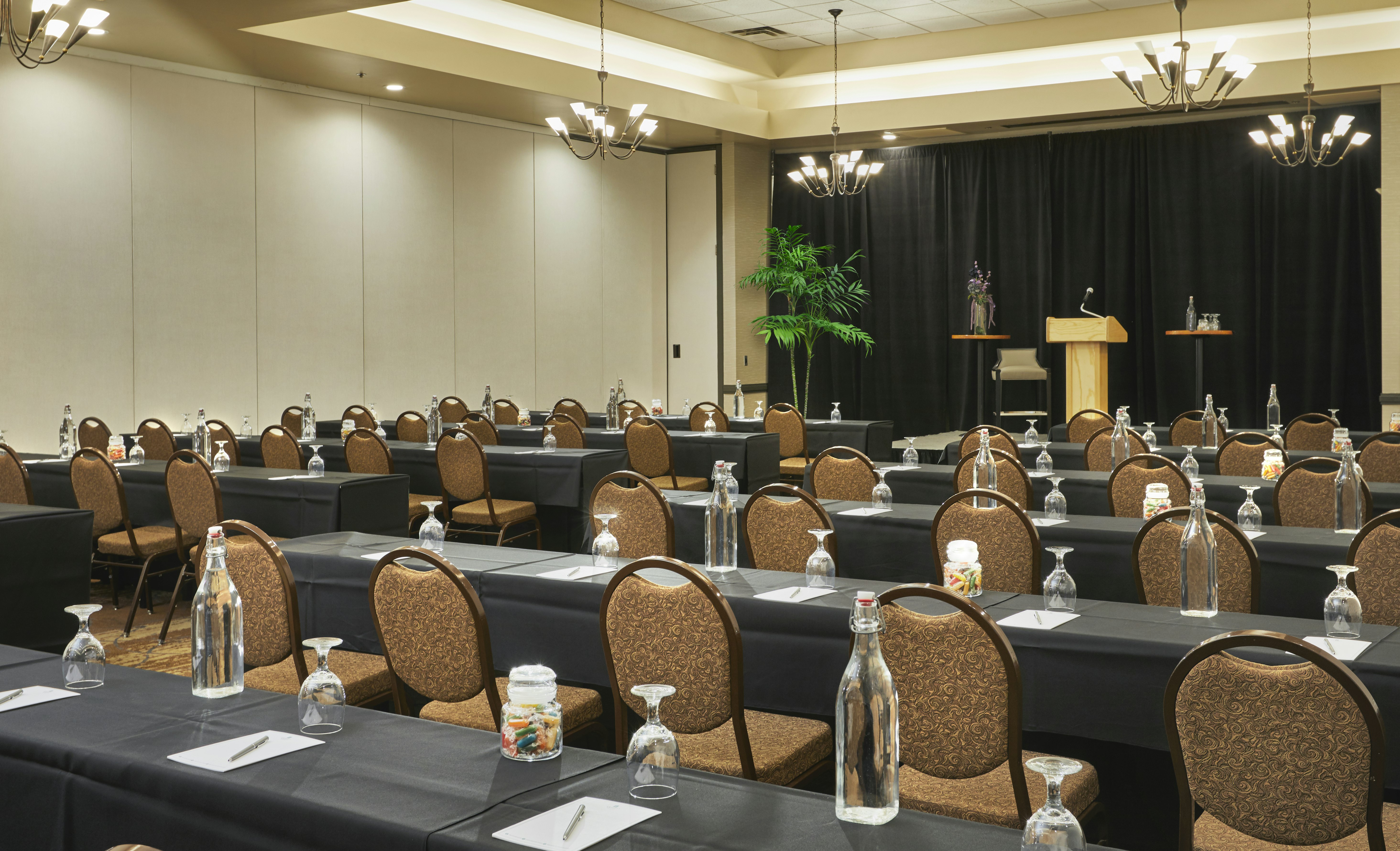 Embassy Suites by Hilton Phoenix Scottsdale 47/57