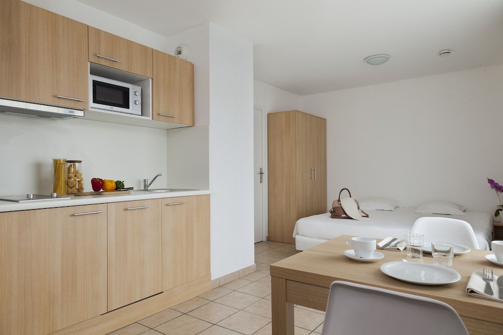 Park And Suites Annemasse 5/17