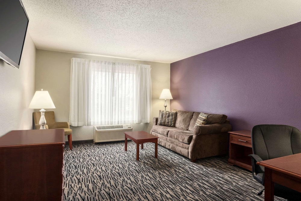 Baymont By Wyndham Springfield I-44 26/34