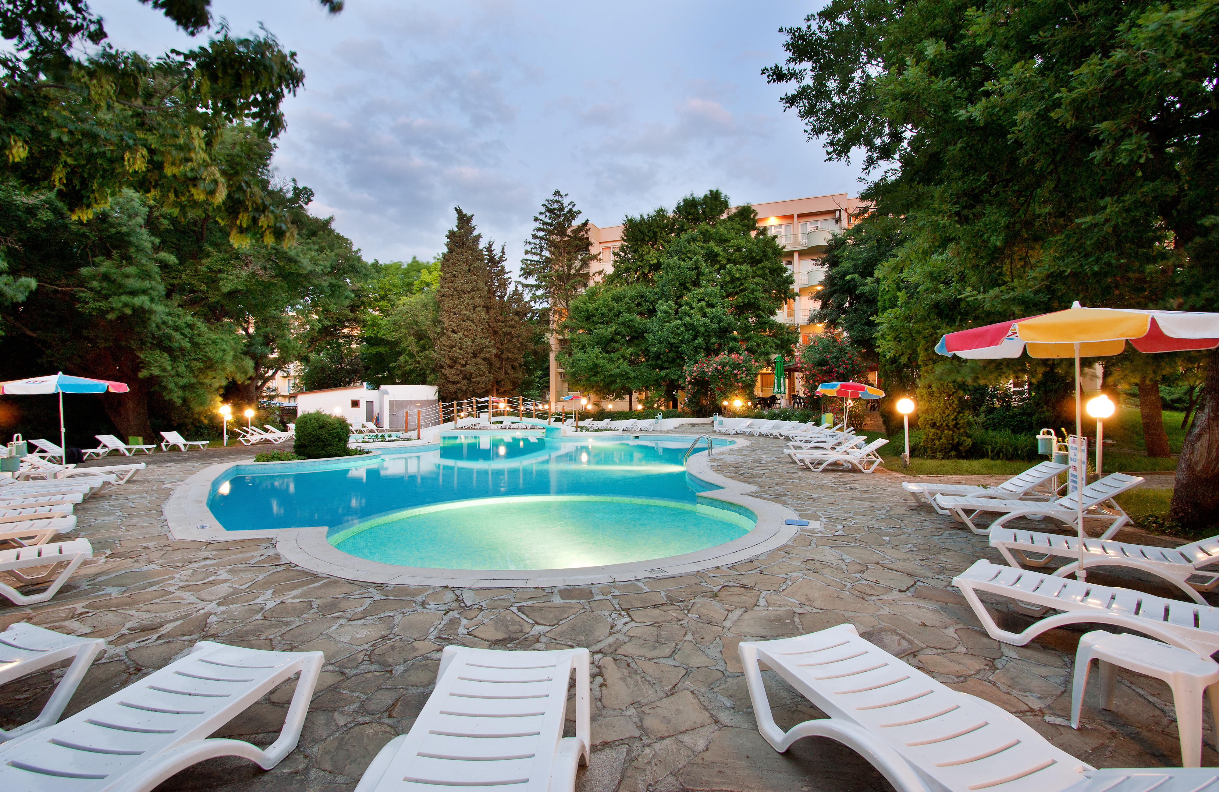 Ljuljak Hotel 32/37