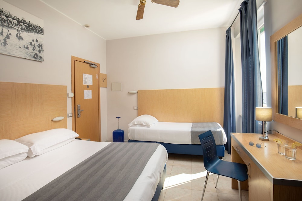ROOM, TRIPLE